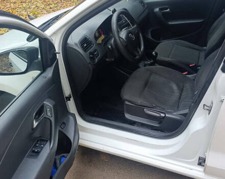 Білий Фольксваген Поло, об'ємом двигуна 1.6 л та пробігом 345 тис. км за 4999 $, фото 7 на Automoto.ua