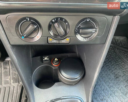 Білий Фольксваген Поло, об'ємом двигуна 1.6 л та пробігом 300 тис. км за 8000 $, фото 8 на Automoto.ua