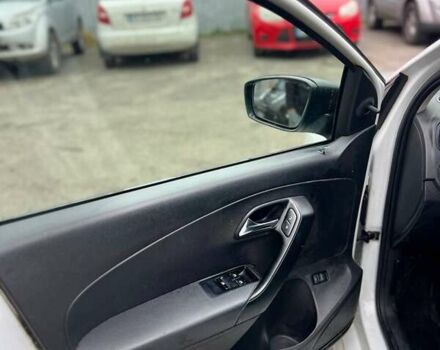 Білий Фольксваген Поло, об'ємом двигуна 1.6 л та пробігом 200 тис. км за 5500 $, фото 6 на Automoto.ua