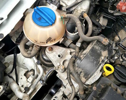 Білий Фольксваген Поло, об'ємом двигуна 1.6 л та пробігом 153 тис. км за 8000 $, фото 8 на Automoto.ua