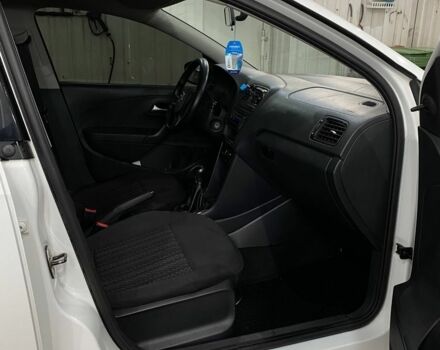 Белый Фольксваген Поло, объемом двигателя 1.6 л и пробегом 94 тыс. км за 6999 $, фото 6 на Automoto.ua