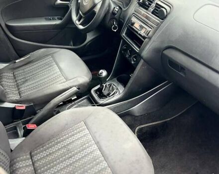 Білий Фольксваген Поло, об'ємом двигуна 1.6 л та пробігом 200 тис. км за 5500 $, фото 5 на Automoto.ua