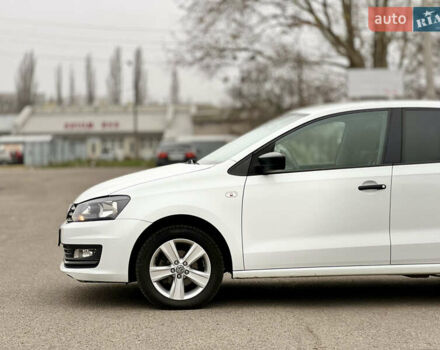 Белый Фольксваген Поло, объемом двигателя 1.6 л и пробегом 164 тыс. км за 8999 $, фото 4 на Automoto.ua
