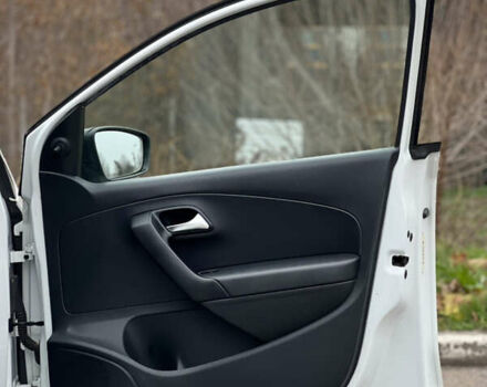 Белый Фольксваген Поло, объемом двигателя 1.6 л и пробегом 164 тыс. км за 8999 $, фото 19 на Automoto.ua