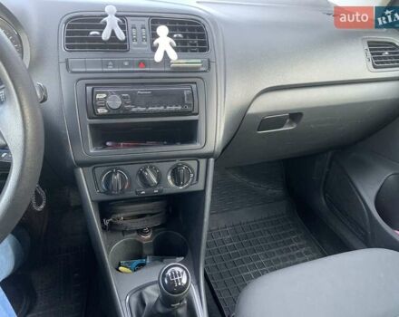 Белый Фольксваген Поло, объемом двигателя 1.2 л и пробегом 217 тыс. км за 6150 $, фото 12 на Automoto.ua