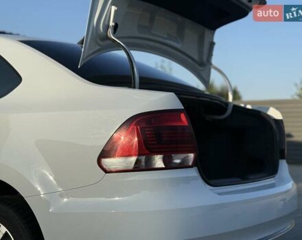 Белый Фольксваген Поло, объемом двигателя 1.4 л и пробегом 170 тыс. км за 9999 $, фото 7 на Automoto.ua