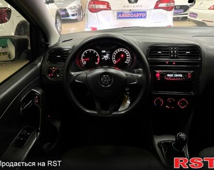 Білий Фольксваген Поло, об'ємом двигуна 1.6 л та пробігом 139 тис. км за 8700 $, фото 12 на Automoto.ua