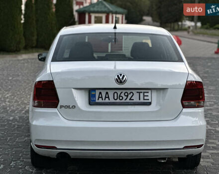 Белый Фольксваген Поло, объемом двигателя 1.6 л и пробегом 80 тыс. км за 9299 $, фото 12 на Automoto.ua