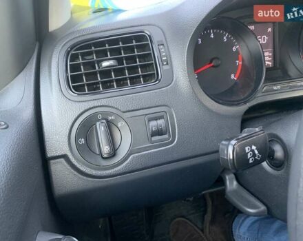 Белый Фольксваген Поло, объемом двигателя 1.2 л и пробегом 217 тыс. км за 6150 $, фото 9 на Automoto.ua