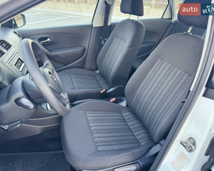 Белый Фольксваген Поло, объемом двигателя 1.4 л и пробегом 134 тыс. км за 9500 $, фото 17 на Automoto.ua