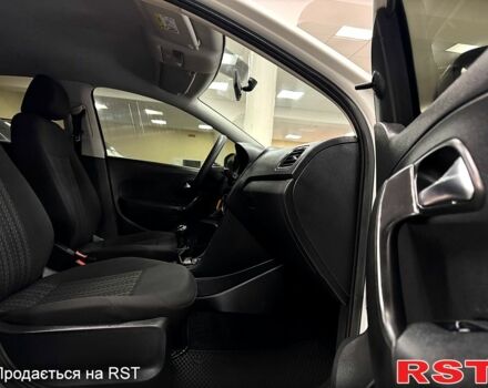 Білий Фольксваген Поло, об'ємом двигуна 1.6 л та пробігом 139 тис. км за 8700 $, фото 8 на Automoto.ua