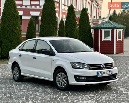 Белый Фольксваген Поло, объемом двигателя 1.6 л и пробегом 80 тыс. км за 9299 $, фото 6 на Automoto.ua
