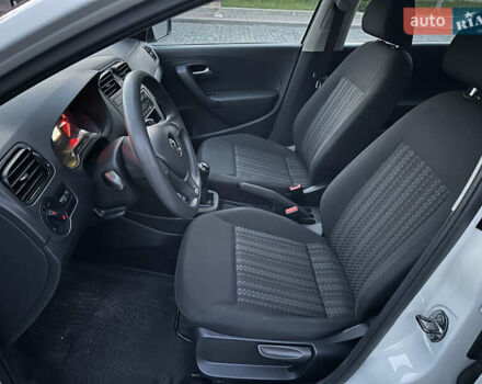 Белый Фольксваген Поло, объемом двигателя 1.6 л и пробегом 80 тыс. км за 9299 $, фото 19 на Automoto.ua