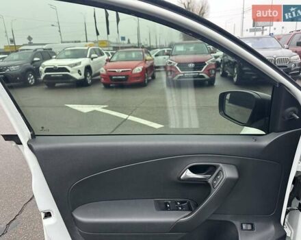 Белый Фольксваген Поло, объемом двигателя 1.6 л и пробегом 312 тыс. км за 6900 $, фото 9 на Automoto.ua