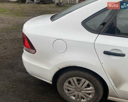 Белый Фольксваген Поло, объемом двигателя 1.6 л и пробегом 156 тыс. км за 7600 $, фото 6 на Automoto.ua