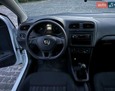 Белый Фольксваген Поло, объемом двигателя 1.6 л и пробегом 80 тыс. км за 9299 $, фото 21 на Automoto.ua