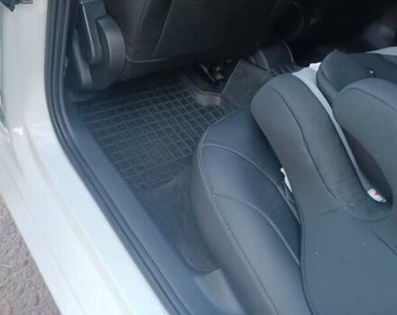 Белый Фольксваген Поло, объемом двигателя 1.6 л и пробегом 196 тыс. км за 9000 $, фото 21 на Automoto.ua