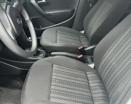 Белый Фольксваген Поло, объемом двигателя 1.6 л и пробегом 236 тыс. км за 6500 $, фото 9 на Automoto.ua