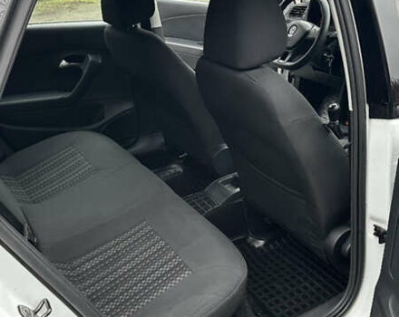 Білий Фольксваген Поло, об'ємом двигуна 1.6 л та пробігом 132 тис. км за 7350 $, фото 11 на Automoto.ua