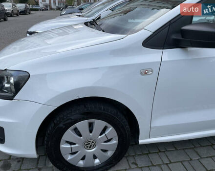 Білий Фольксваген Поло, об'ємом двигуна 1.6 л та пробігом 320 тис. км за 8400 $, фото 5 на Automoto.ua