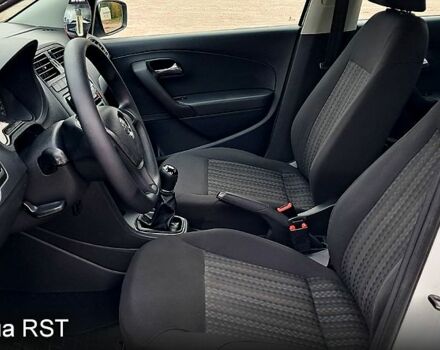 Белый Фольксваген Поло, объемом двигателя 1.6 л и пробегом 73 тыс. км за 9600 $, фото 7 на Automoto.ua