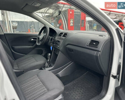 Білий Фольксваген Поло, об'ємом двигуна 1.6 л та пробігом 94 тис. км за 8100 $, фото 8 на Automoto.ua