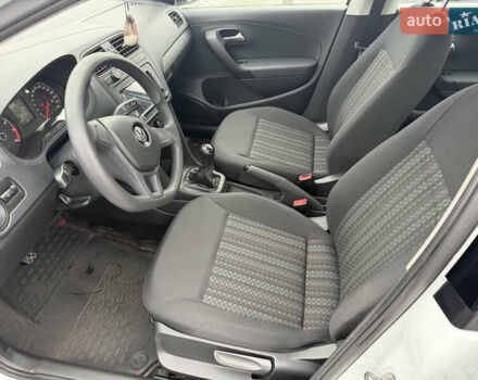 Білий Фольксваген Поло, об'ємом двигуна 1.4 л та пробігом 58 тис. км за 11000 $, фото 18 на Automoto.ua