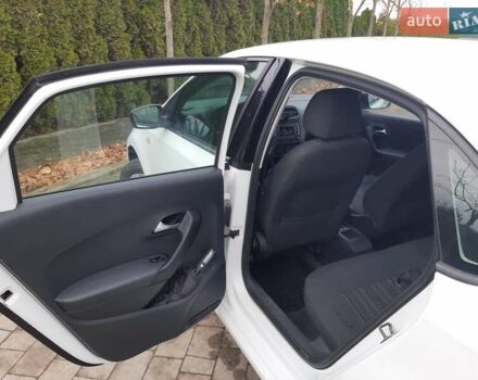 Білий Фольксваген Поло, об'ємом двигуна 1.6 л та пробігом 158 тис. км за 9998 $, фото 3 на Automoto.ua