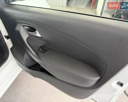 Білий Фольксваген Поло, об'ємом двигуна 1.4 л та пробігом 58 тис. км за 11000 $, фото 26 на Automoto.ua