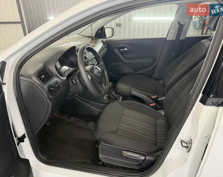 Білий Фольксваген Поло, об'ємом двигуна 1.4 л та пробігом 58 тис. км за 11000 $, фото 32 на Automoto.ua