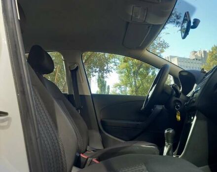 Білий Фольксваген Поло, об'ємом двигуна 1.6 л та пробігом 220 тис. км за 7800 $, фото 9 на Automoto.ua