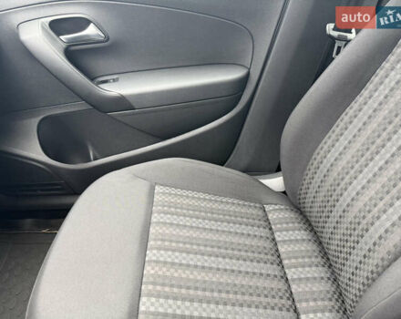 Білий Фольксваген Поло, об'ємом двигуна 1.4 л та пробігом 58 тис. км за 11000 $, фото 23 на Automoto.ua