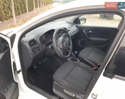 Білий Фольксваген Поло, об'ємом двигуна 1.6 л та пробігом 158 тис. км за 9998 $, фото 10 на Automoto.ua