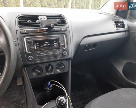 Білий Фольксваген Поло, об'ємом двигуна 1.6 л та пробігом 158 тис. км за 9998 $, фото 6 на Automoto.ua