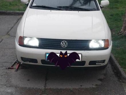 Білий Фольксваген Поло, об'ємом двигуна 1.6 л та пробігом 228 тис. км за 2500 $, фото 1 на Automoto.ua