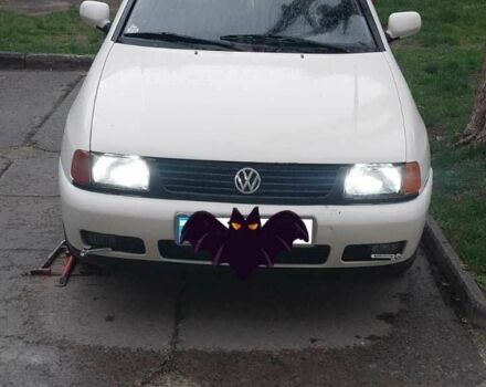 Белый Фольксваген Поло, объемом двигателя 1.6 л и пробегом 228 тыс. км за 2500 $, фото 1 на Automoto.ua