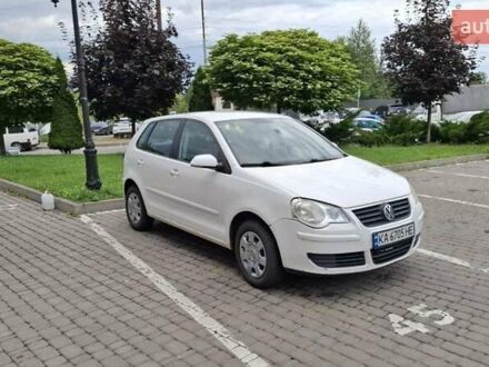 Белый Фольксваген Поло, объемом двигателя 1.39 л и пробегом 140 тыс. км за 5500 $, фото 1 на Automoto.ua