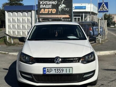 Белый Фольксваген Поло, объемом двигателя 1.2 л и пробегом 140 тыс. км за 4450 $, фото 1 на Automoto.ua