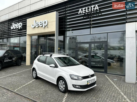 Белый Фольксваген Поло, объемом двигателя 1.2 л и пробегом 212 тыс. км за 6000 $, фото 1 на Automoto.ua