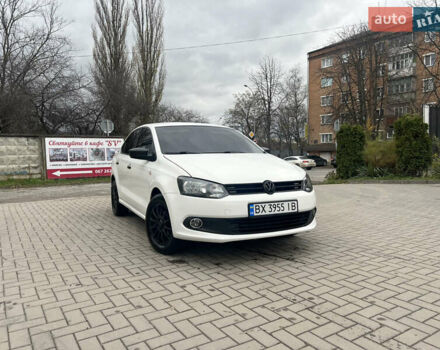 Белый Фольксваген Поло, объемом двигателя 1.6 л и пробегом 70 тыс. км за 7800 $, фото 1 на Automoto.ua
