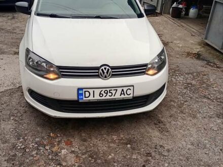Белый Фольксваген Поло, объемом двигателя 1.6 л и пробегом 220 тыс. км за 5000 $, фото 1 на Automoto.ua