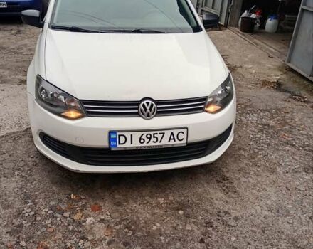 Белый Фольксваген Поло, объемом двигателя 1.6 л и пробегом 220 тыс. км за 5000 $, фото 1 на Automoto.ua
