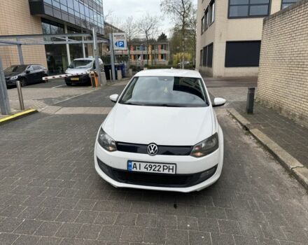 Белый Фольксваген Поло, объемом двигателя 1.2 л и пробегом 303 тыс. км за 5700 $, фото 1 на Automoto.ua