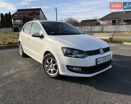 Белый Фольксваген Поло, объемом двигателя 1.2 л и пробегом 197 тыс. км за 6300 $, фото 1 на Automoto.ua