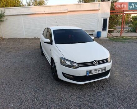 Белый Фольксваген Поло, объемом двигателя 1.6 л и пробегом 250 тыс. км за 6500 $, фото 1 на Automoto.ua