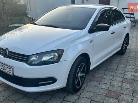 Фольксваген Поло 2011 в Умани на Automoto.ua Белый Фольксваген Поло, объемом двигателя 1.6 л и пробегом 212 тыс. км за 5400 $, фото 1 на Automoto.ua