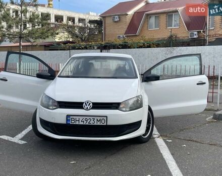 Белый Фольксваген Поло, объемом двигателя 1.2 л и пробегом 209 тыс. км за 6350 $, фото 1 на Automoto.ua