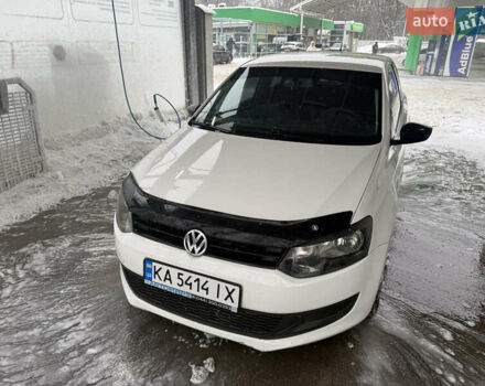Белый Фольксваген Поло, объемом двигателя 1.2 л и пробегом 227 тыс. км за 5700 $, фото 1 на Automoto.ua