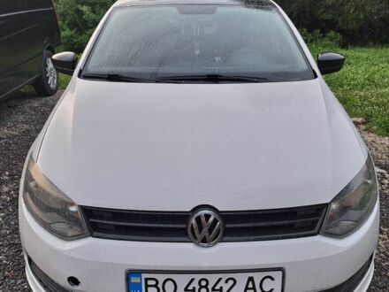 Белый Фольксваген Поло, объемом двигателя 1.6 л и пробегом 140 тыс. км за 5600 $, фото 1 на Automoto.ua