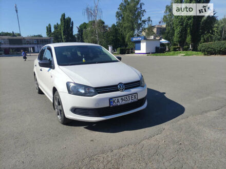 Фольксваген Поло 2012 в Першотравенске на Automoto.ua Белый Фольксваген Поло, объемом двигателя 1.6 л и пробегом 225 тыс. км за 7000 $, фото 1 на Automoto.ua